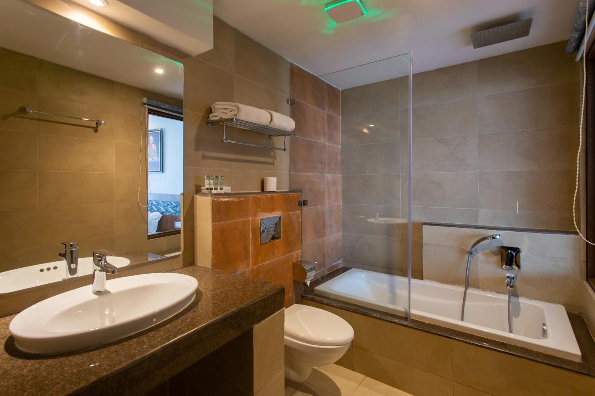Hotel Sarathi 图利凯尔 外观 照片